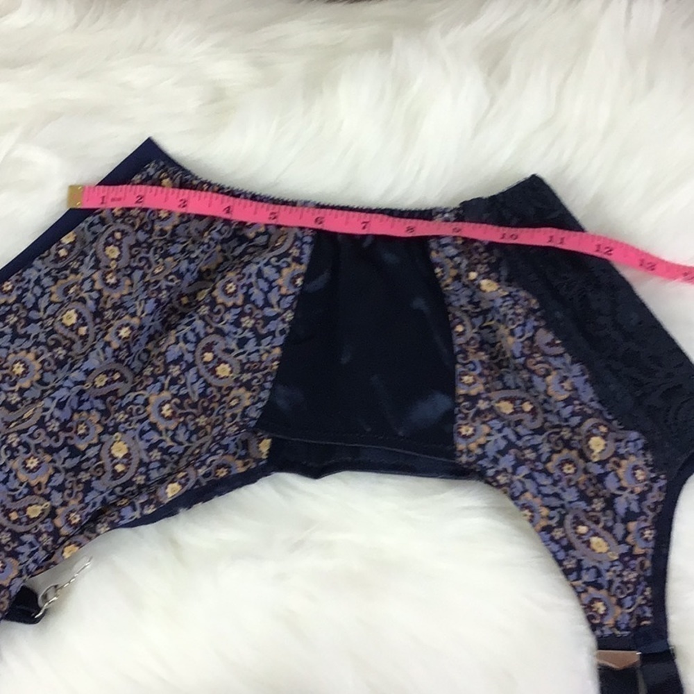 Natori Women’s Size Small Garter Belt Blue floral & Lace Special Occasion - Picture 8 of 8